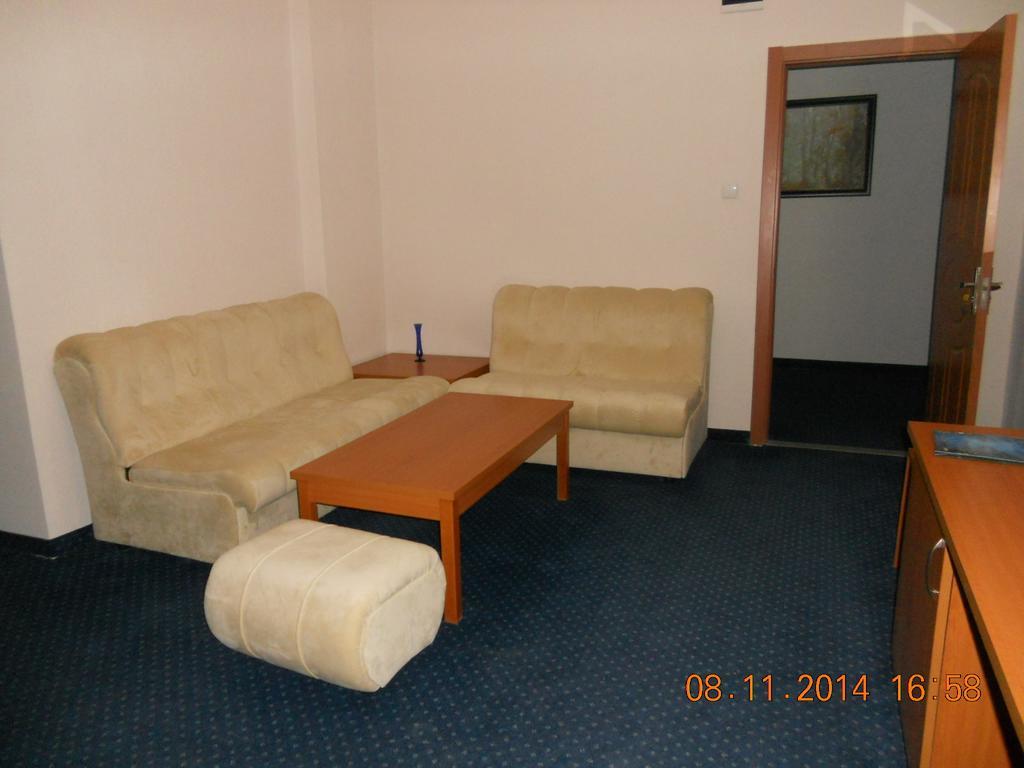 Family Hotel Helios Sevlievo Room photo
